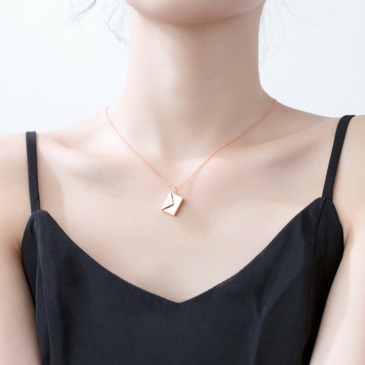 5 Ways to Style Minimalist Jewelry